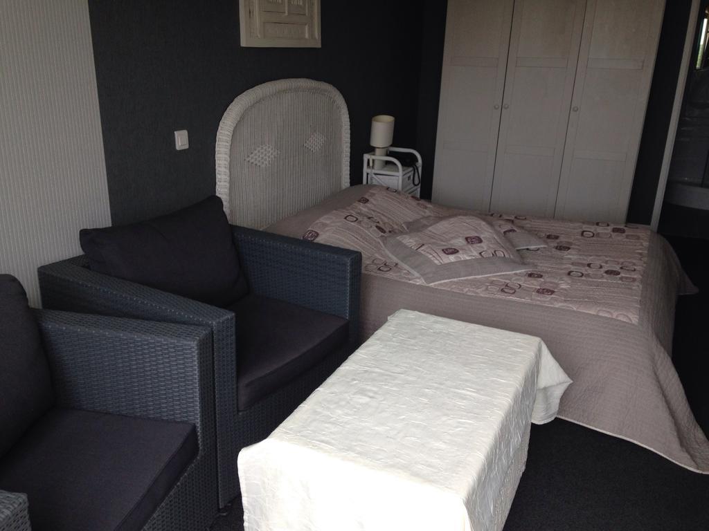 Hotel L'Epicurien Saint-Nicolas-de-Port Habitación foto